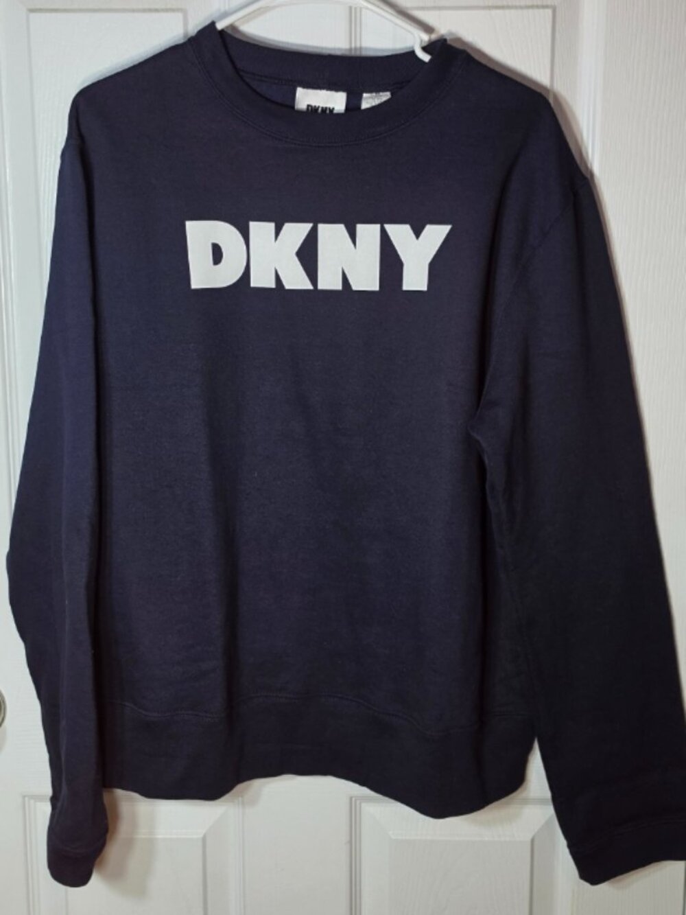 LG-  DKNY Classic navy sweatshirt